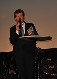 Georg Rosenthal mit dem neuen "Kulturello".